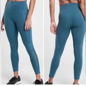 Athleta high gear 7/8 tight saquoia blue leggings